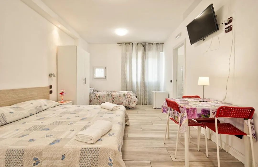 Venice Pink House-1