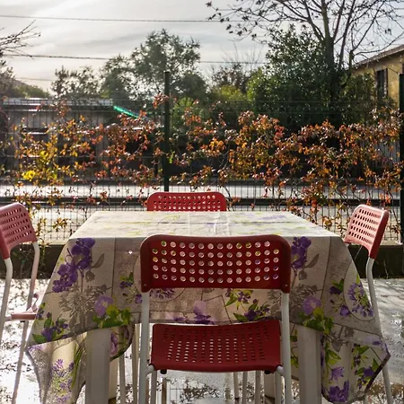 Venice Pink House-3